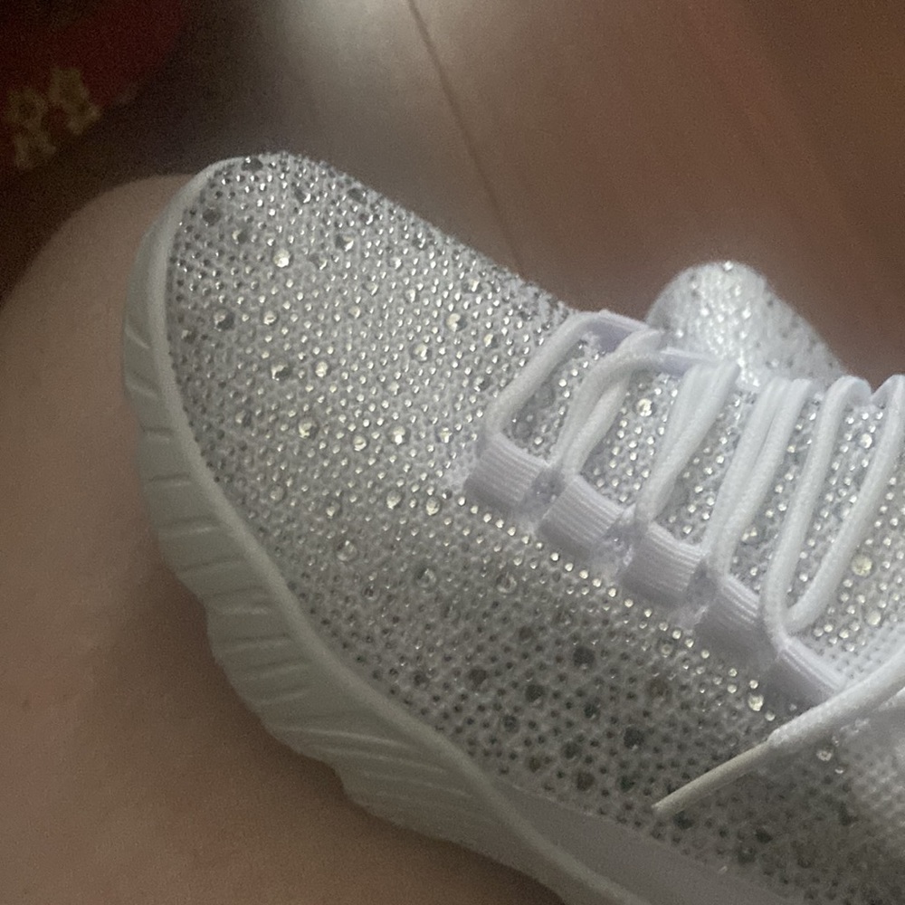 💕 NWT WHITE BEDAZZLED Sparkle Sneakers ✨ size 7 - Picture 3 of 8
